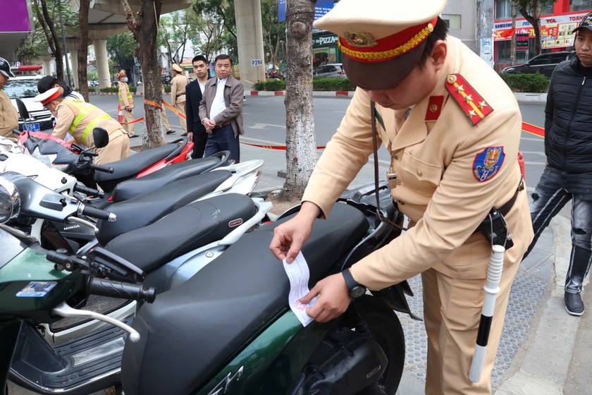 Tăng cường xử lý vi phạm, bảo đảm an toàn giao thông ngày đầu năm mới