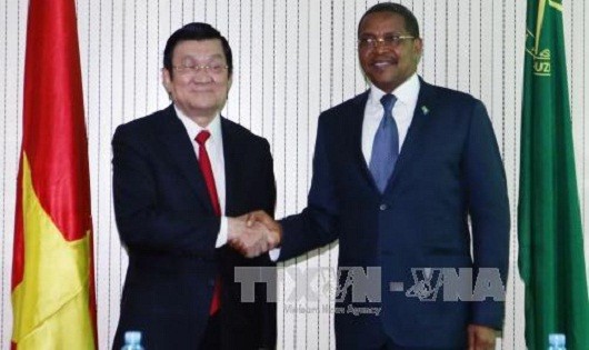 Chủ tịch nước Trương Tấn Sang gặp Chủ tịch Đảng CCM Tanzania Jakaya Mrisho Kikwete. Ảnh: Nguyễn Khang - TTXVN