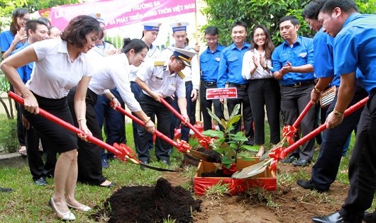 Agribank tiếp nhận món quà quý do quân dân Trường Sa tặng