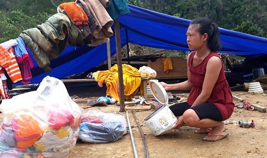Tan hoang sau bão dữ.