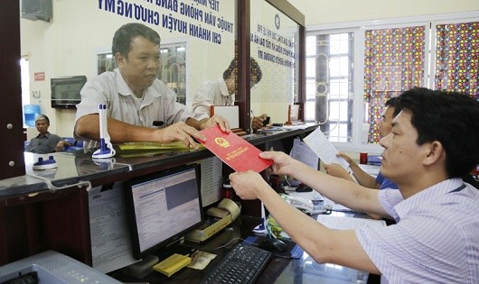 Bí thư Thành uỷ Hà Nội lưu ý cán bộ, công chức, viên chức của thành phố phải nhận thức là cơ quan phục vụ. Ảnh minh họa.