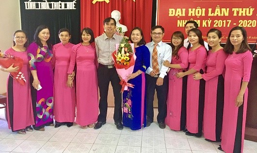 Lãnh đạo Sở Tư pháp tham dự và chụp ảnh kỷ niệm tại Đại hội Đảng Chi bộ Trung tâm.