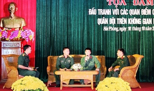 Tuổi trẻ Lữ đoàn Thông tin 603 tọa đàm “Đấu tranh với các quan điểm chống Quân đội trên không gian mạng”.