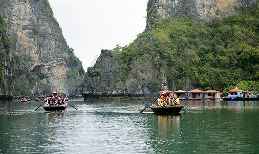 Du lịch rời làng chài Vông Viêng