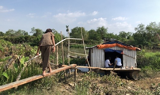 Bà Thu liêu xiêu đi về “căn nhà” dựng bên dự án tỷ đô.