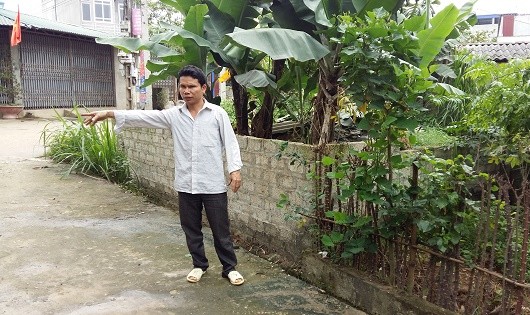Trần Văn Tư diễn tả lại quả trình xảy ra vụ xô xát.