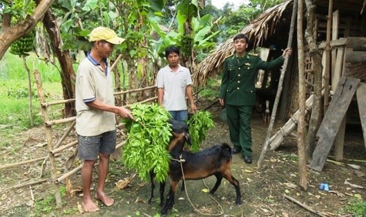 Bộ đội Biên phòng chung tay bảo tồn tộc người Đan Lai