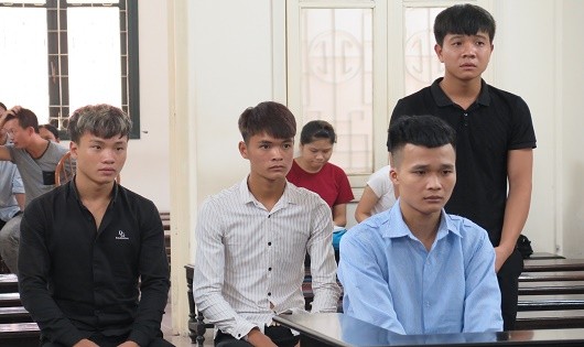 Các bị cáo tại tòa.