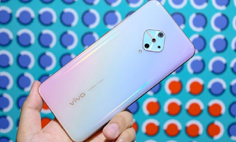 Vivo S1 Pro có 4 camera sau.