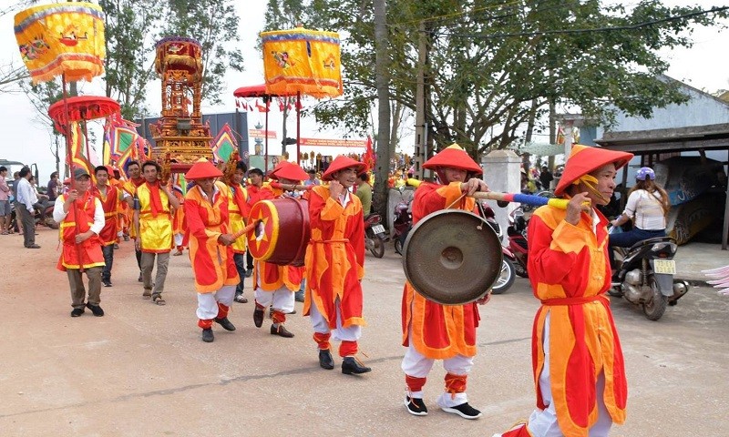 Lễ cúng thánh Phê rô, Thánh bảo trợ người dân biển có đạo.