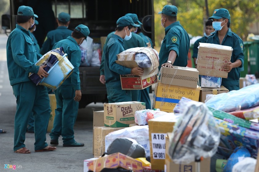 Ngụy trang bia lon trong thùng carton gửi vào khu cách ly