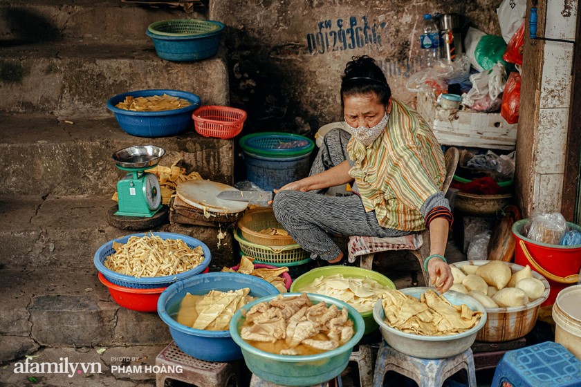 Ngôi chợ lâu đời nhất phố cổ được giới nhà giàu chuộng mua vì toàn đồ chất lượng tươi ngon ảnh 19 Ngôi chợ lâu đời nhất phố cổ được giới nhà giàu chuộng mua vì toàn đồ chất lượng tươi ngon ảnh 19