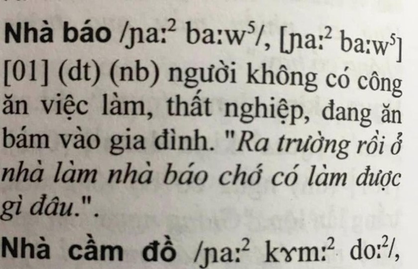 Trong cuốn từ điển bất ngờ gây tranh cãi với định nghĩa về từ "nhà báo".