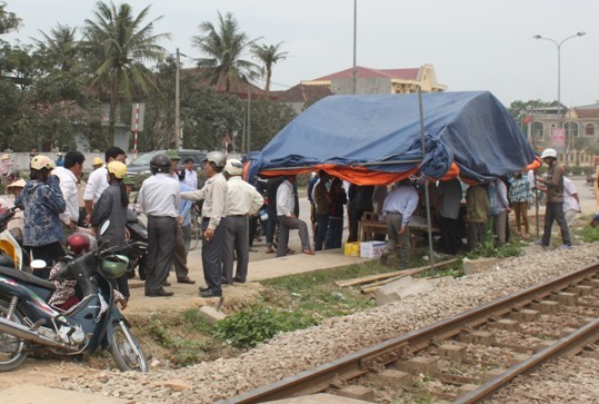 Một cán bộ địa chính bị tàu hỏa tông tử vong