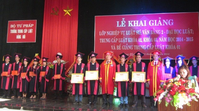 Trung cấp Luật  Đồng Hới khai giảng năm học mới, mở lớp nghiệp vụ Luật sư đầu tiên 