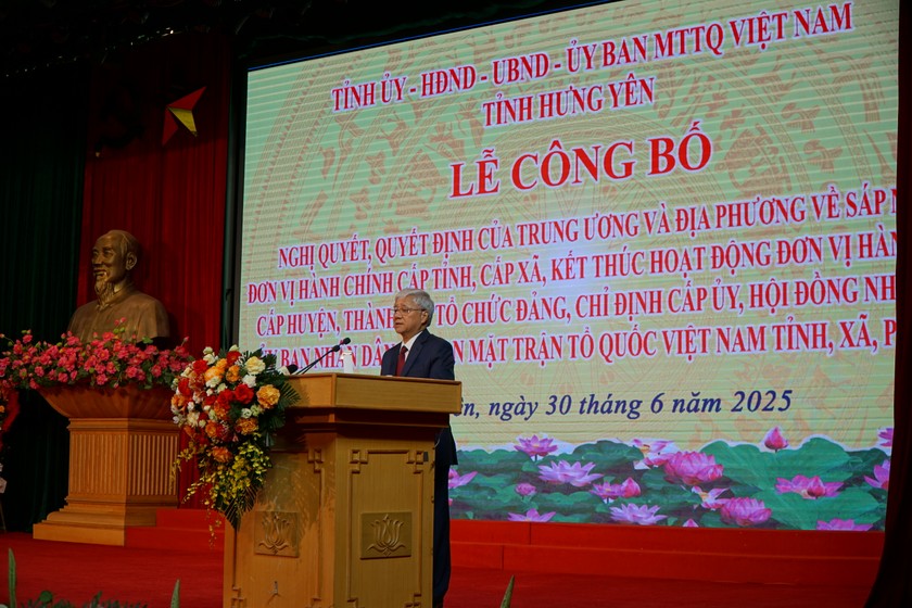 Chủ tịch Ủy ban Trung ương MTTQ Việt Nam Đỗ Văn Chiến phát biểu tại buổi lễ.