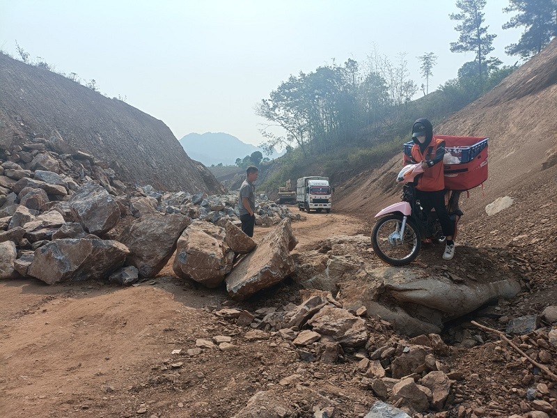 Tuyến đường tránh thành phố Sơn La đang bị tắc.