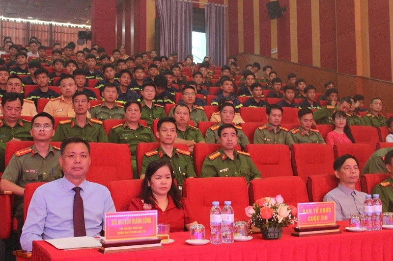Các đại biểu tham dự hội nghị. Các đại biểu tham dự hội nghị.