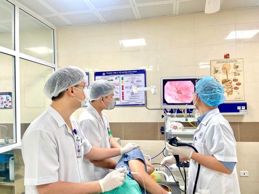 TTYT huyện Phù Ninh thực hiện phương pháp nội dạ dày qua đường mũi