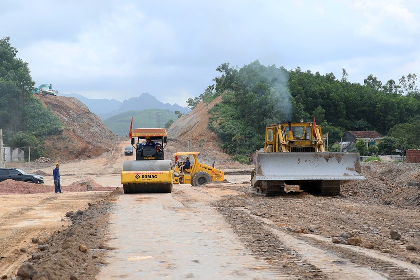 Cao tốc Bắc - Nam (giai đoạn 1) có tổng đầu tư gần 120.000 tỷ đồng, trong đó có 8 dự án thành phần theo hình thức đối tác công - tư (PPP)