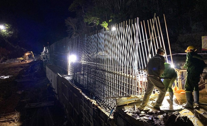 Tranh thủ thời tiết mùa khô Tây Nguyên, công nhân “Tổng” Trường Sơn thi công 3 ca trên công trường