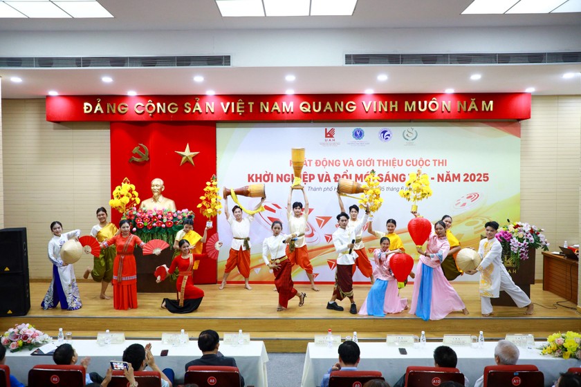 Một tiết mục văn nghệ tại chương trình.
