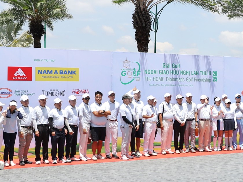 Giải Golf Ngoại giao Hữu nghị lần thứ 2 năm 2025 có sự tham gia của gần 200 khách Việt Nam và quốc tế.
