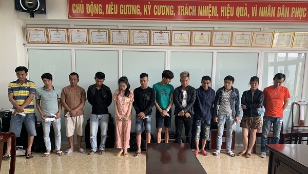 Các đối tượng được đưa về trụ sở Công an.