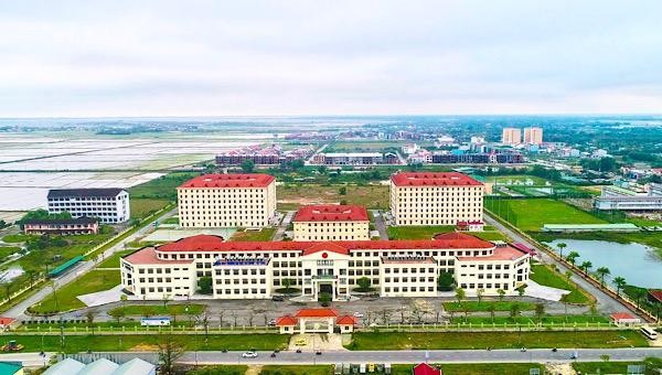 Phân hiệu Đại học Tài chính – Kế toán được xây dựng hiện đại, quy mô.
