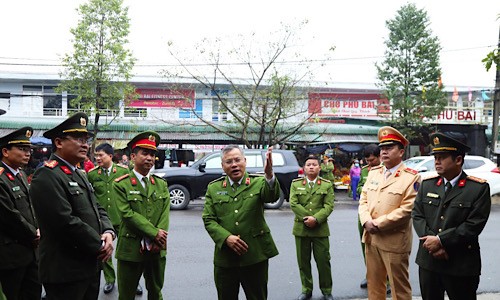 Thứ trưởng Nguyễn Văn Long kiểm tra các cơ sở mô hình Tổ liên gia về ANTT, PCCC trên địa bàn tỉnh.