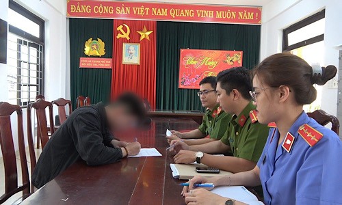 Châu Văn T. dùng ảnh, video nhạy cảm cưỡng dâm bạn gái cũ. 