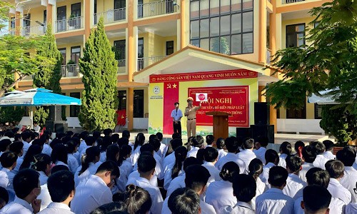 Thông qua công tác tuyên truyền, sẽ cung cấp thêm cho các em học sinh những kỹ năng cần thiết để đảm bảo an toàn khi tham gia giao thông.