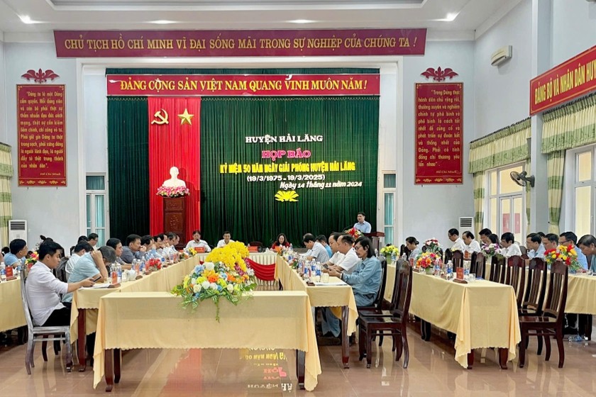 Quang cảnh buổi họp báo.