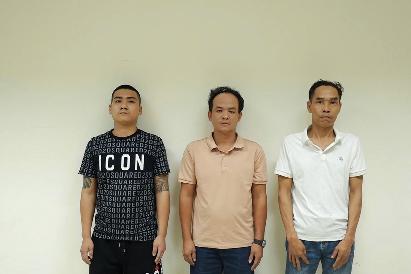 Cơ quan Cảnh sát điều tra Công an tỉnh Quảng Trị đã ra Lệnh giữ người trong trường hợp khẩn cấp và Quyết định tạm giữ hình sự đối với ba đối tượng Trần Văn Đầy Lớn, Nguyễn Văn Quân và Hoàng Minh Thạnh.