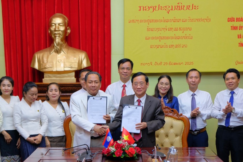 Đại diện hai bên đã ký kết biên bản hợp tác. 