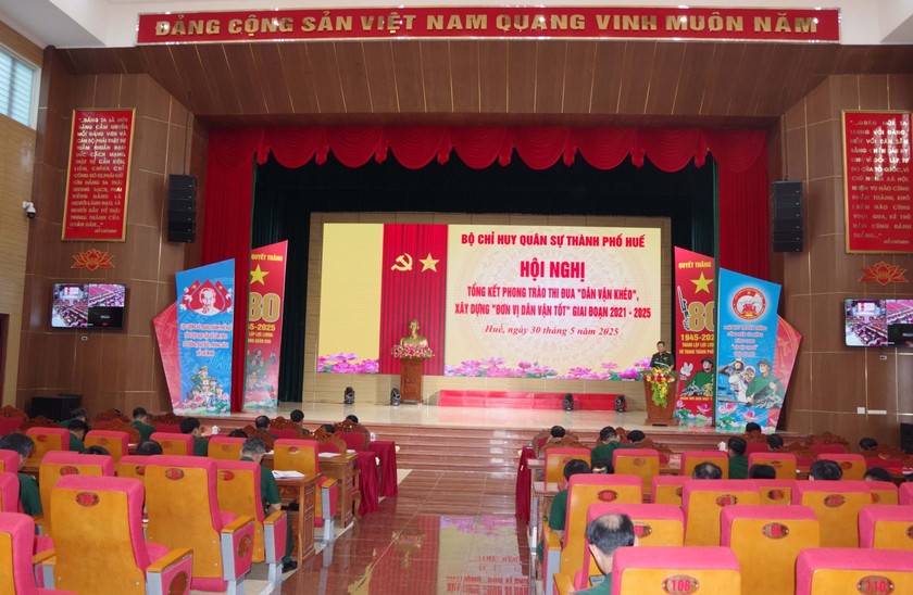 Toàn cảnh hội nghị.