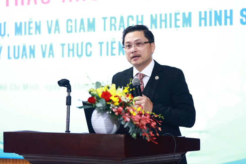 PGS. TS Trần Việt Dũng – Phó Hiệu trưởng Trường ĐH Luật TP HCM phát biểu tại Hội thảo.