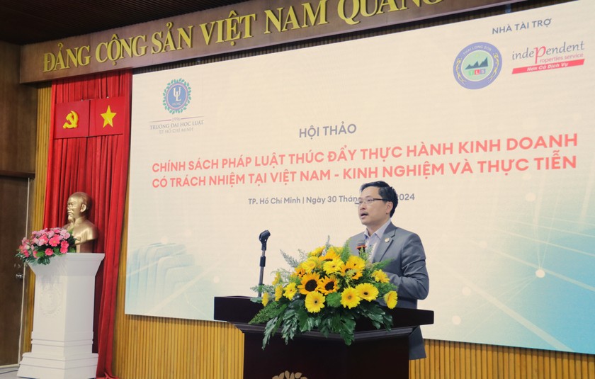 PGS.TS. Trần Việt Dũng – Phó Hiệu trưởng Trường Đại học Luật TP.HCM phát biểu tại Hội thảo.