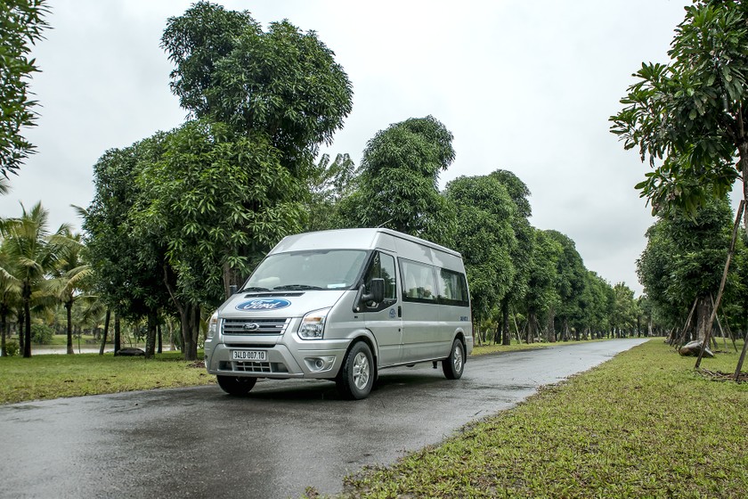 Mua Ford Transit mới  trong tháng 1/2019 được giảm giá và tặng gói bảo hành 5 năm