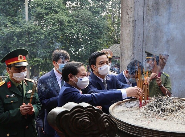 Trình Tự Hành Lễ Cầu Bình An Tại Đền Hùng
