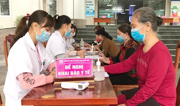 Người bệnh bắt buộc phải khai báo y tế khi đến khám, chữa bệnh để phòng COVID-19.