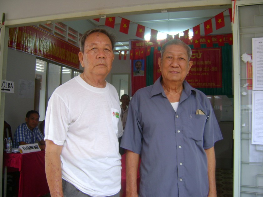Cụ Bình và cụ Xuân tại Đơn vị bầu cử số 1 