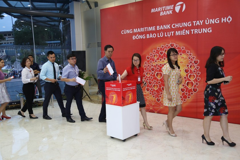 Gần 2,5 tỷ đồng được quyên góp  tới chương trình “Cùng Maritime Bank hành động vì đồng bào miền Trung” 