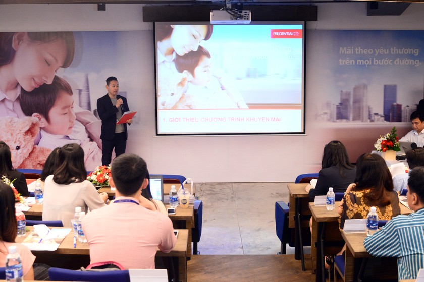  Ông Phương Tiến Minh – CMO Prudential Việt Nam – chia sẻ về ý nghĩa và những thành công của chương trình khuyến mại Bảo vệ yêu thương.