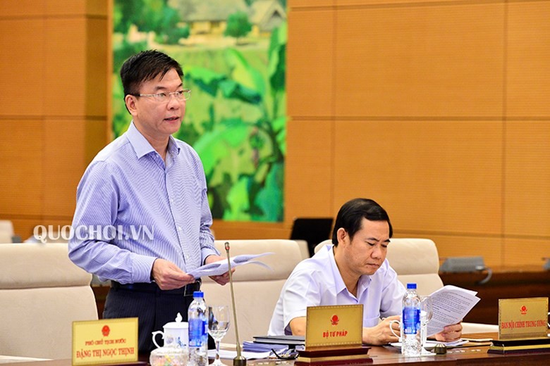 Bộ trưởng Bộ Tư pháp Lê Thành Long phát biểu tại Phiên họp 