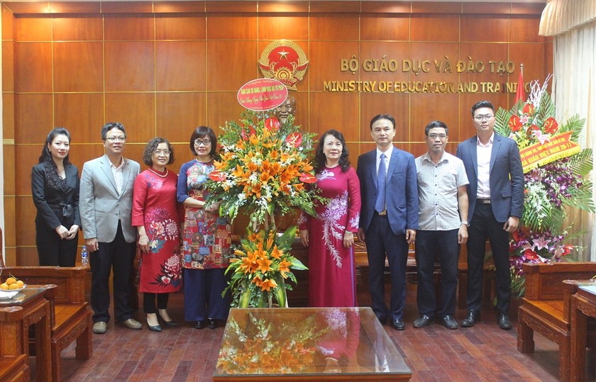 Lãnh đạo Bộ Tư pháp  chúc mừng Bộ Giáo dục & Đào tạo nhân Ngày Nhà giáo Việt Nam 20/11