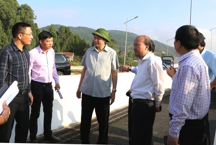 Chủ tịch UBND tỉnh QN Nguyễn Đức Long đi thị sát 3 dự án giao thông