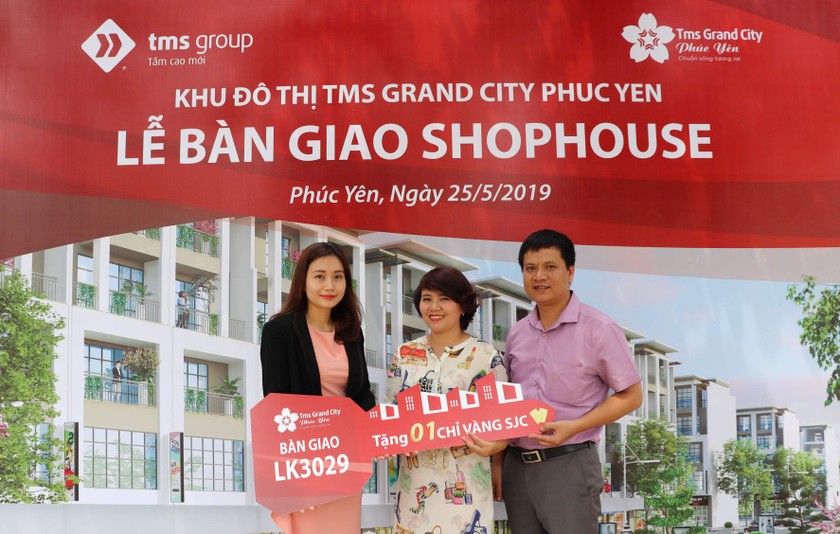 Chủ đầu tư Tập đoàn TMS bàn giao shophouse cho khách hàng