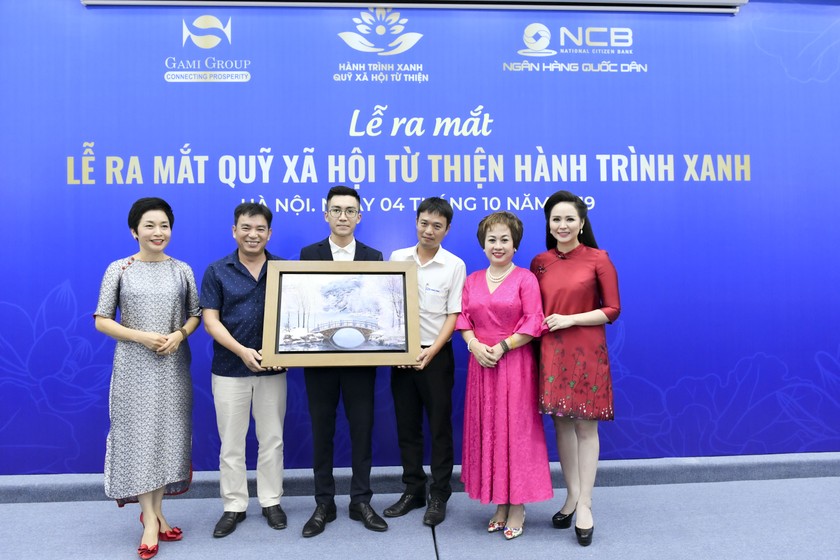 Chương trình đấu giá thiện nguyện tại Lễ ra mắt Quỹ Xã hội - Từ thiện Hành Trình Xanh đã quyên góp được 540.950.000 đồng.