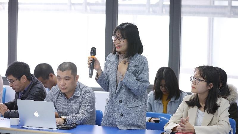Các bạn thanh niên tham gia buổi đối thoại 